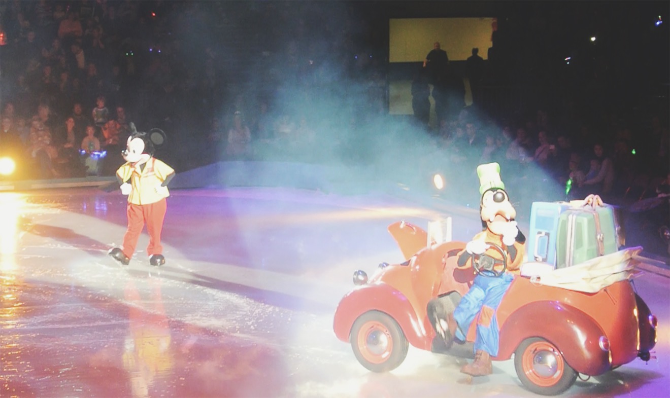 Disney_On_Ice_Mickey_Goofy
