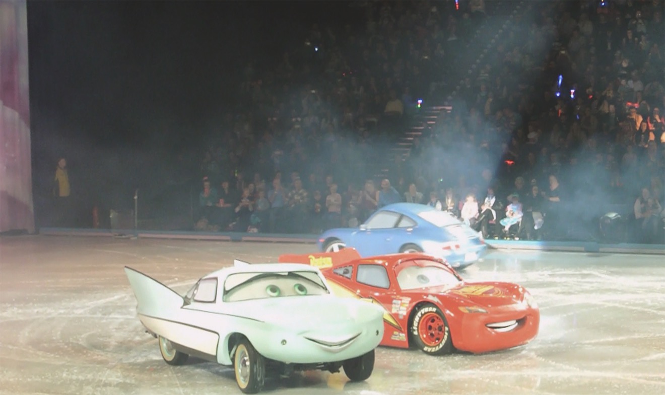 Disney_On_Ice_cars_lightening_mcqueen