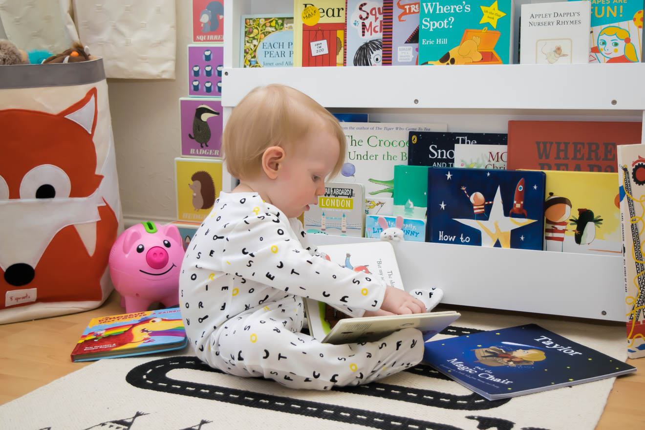 Tidy_books_bookcase_reading_children_02