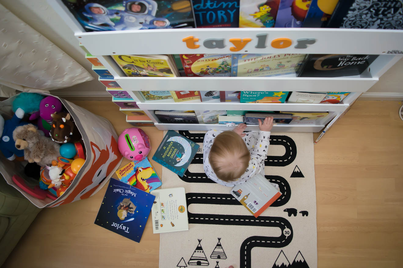 Tidy_books_bookcase_reading_children_05